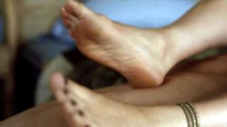Ruth Wilson feet photo thumbnail