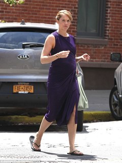 Ruth Wilson feet photo thumbnail