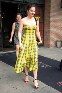 Ruth Wilson feet photo thumbnail