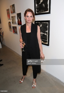 Ruth Wilson feet photo thumbnail