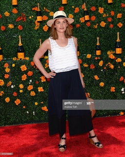 Ruth Wilson feet photo thumbnail