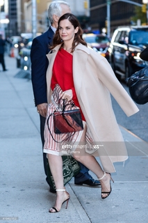 Ruth Wilson feet photo thumbnail