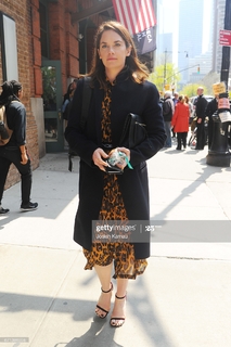 Ruth Wilson feet photo thumbnail