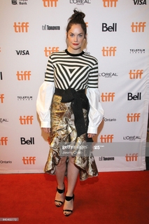 Ruth Wilson feet photo thumbnail