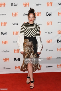 Ruth Wilson feet photo thumbnail