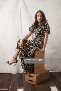 Ruth Wilson feet photo thumbnail