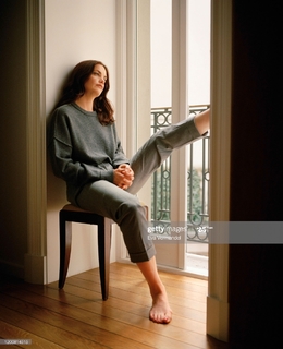 Ruth Wilson feet photo thumbnail