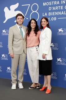 Ruth Wilson feet photo thumbnail