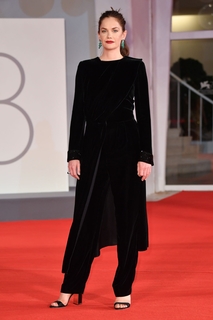 Ruth Wilson feet photo thumbnail