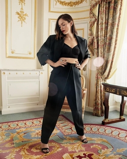 Ruth Wilson feet photo thumbnail