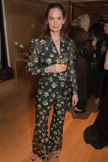 Ruth Wilson feet photo thumbnail