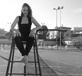 Ruth Wilson feet photo thumbnail