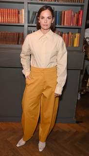 Ruth Wilson feet photo thumbnail
