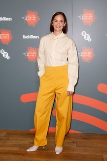 Ruth Wilson feet photo thumbnail