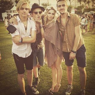 Rydel Lynch feet photo 15
