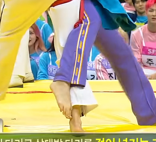 Ryu-jin Shin feet photo thumbnail
