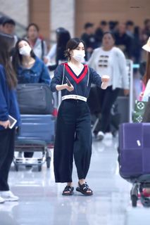 Ryu-jin Shin feet photo thumbnail