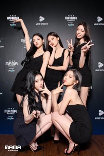 Ryu-jin Shin feet photo thumbnail