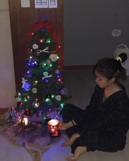 Ryu-jin Shin feet photo thumbnail