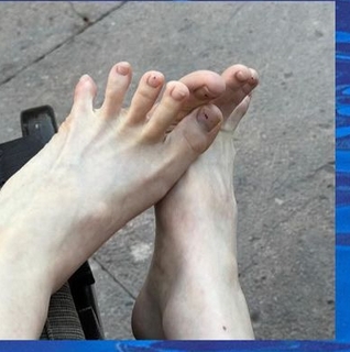 Ryu-jin Shin feet photo thumbnail