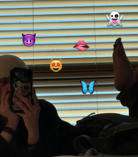 Ryu-jin Shin feet photo thumbnail