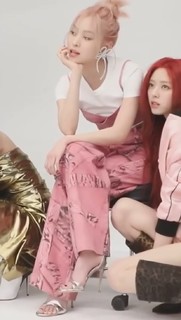 Ryu-jin Shin feet photo thumbnail