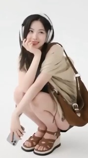 Ryu-jin Shin feet photo thumbnail