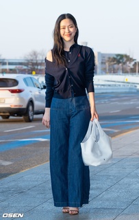 Ryu-jin Shin feet photo thumbnail