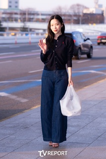 Ryu-jin Shin feet photo thumbnail