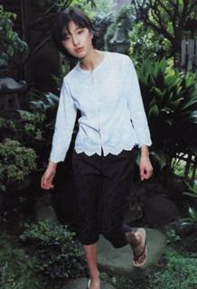 Ryôko Hirosue feet photo 3