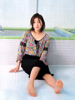 Ryôko Hirosue feet photo 5