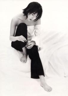 Ryôko Hirosue feet photo 2
