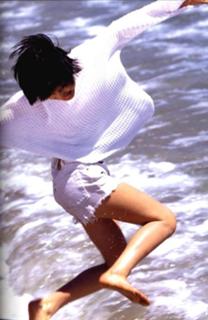 Ryôko Hirosue feet photo 18