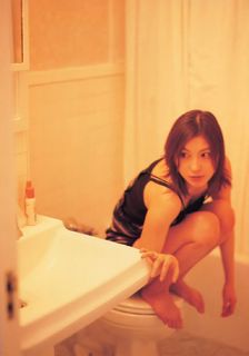 Ryôko Hirosue feet photo 2