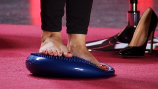 Rébecca Claude feet photo 8