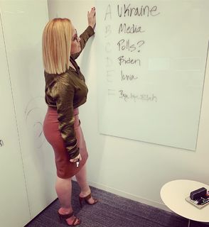 S.E. Cupp feet photo thumbnail