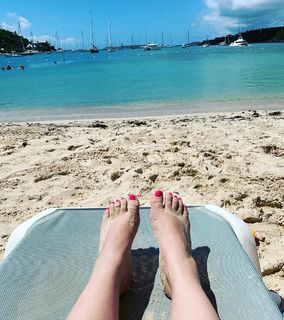 S.E. Cupp feet photo thumbnail