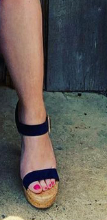 S.E. Cupp feet photo thumbnail