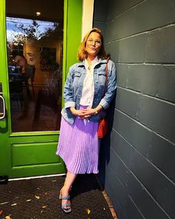 S.E. Cupp feet photo thumbnail