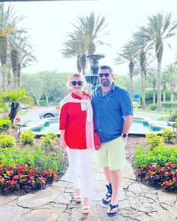 S.E. Cupp feet photo thumbnail