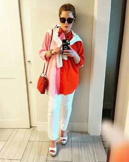 S.E. Cupp feet photo thumbnail