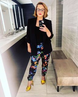 S.E. Cupp feet photo thumbnail