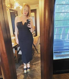 S.E. Cupp feet photo thumbnail