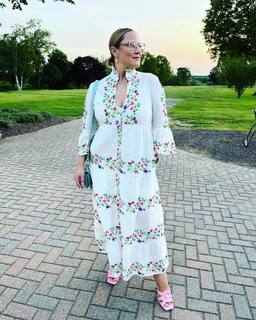 S.E. Cupp feet photo thumbnail