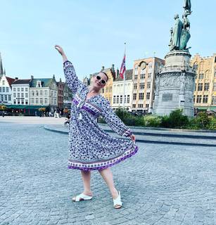 S.E. Cupp feet photo thumbnail