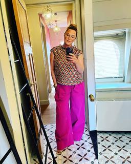 S.E. Cupp feet photo thumbnail