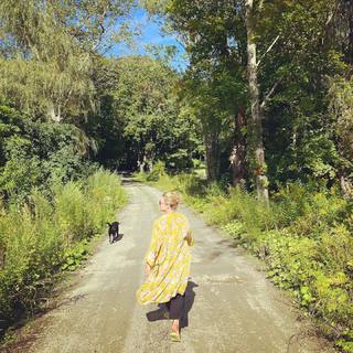 S.E. Cupp feet photo thumbnail