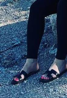 S.E. Cupp feet photo thumbnail