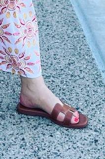 S.E. Cupp feet photo thumbnail