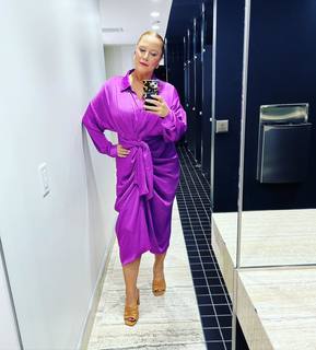 S.E. Cupp feet photo thumbnail